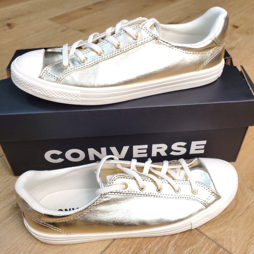 Converse Chuck Taylor All Star Ox Womens 9 Low Top Gold Y3K Prom Wedding A15448C